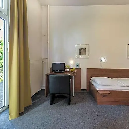 Cjd Castell Hotel