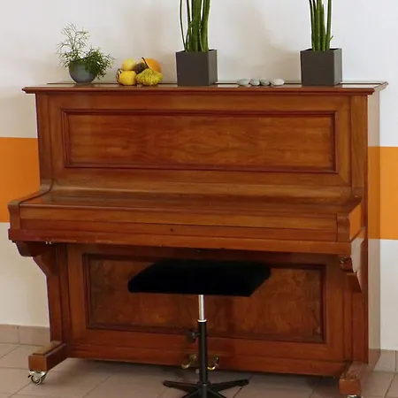 Szálloda Cjd Castell 3*